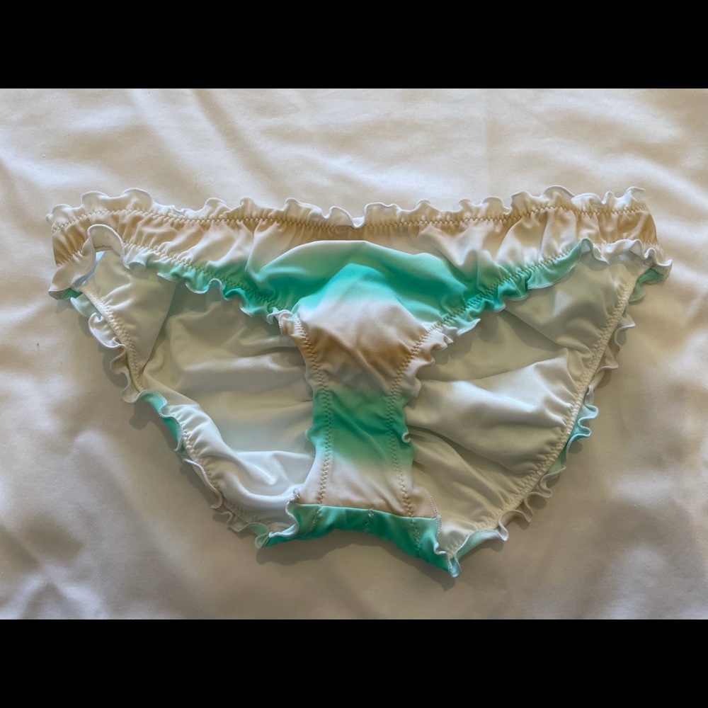 Victoria secret scrunch butt swim bottoms